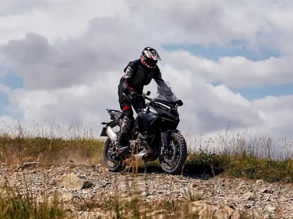 Ducati Multistrada V4 terá motor de quatro cilindros em V da Panigale Ducati Multistrada V4 terá motor de quatro cilindros em V da Panigale